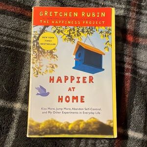 Gretchen Rubin - Happier at Home (softcover book)
